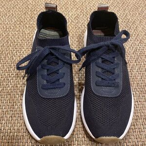 True Craft 7.5 Navy Sneakers